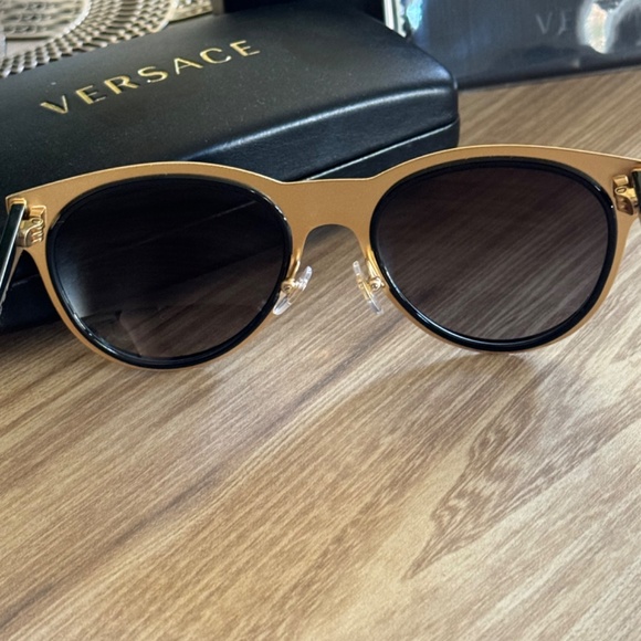 Authentic Versace sunglasses main image 6